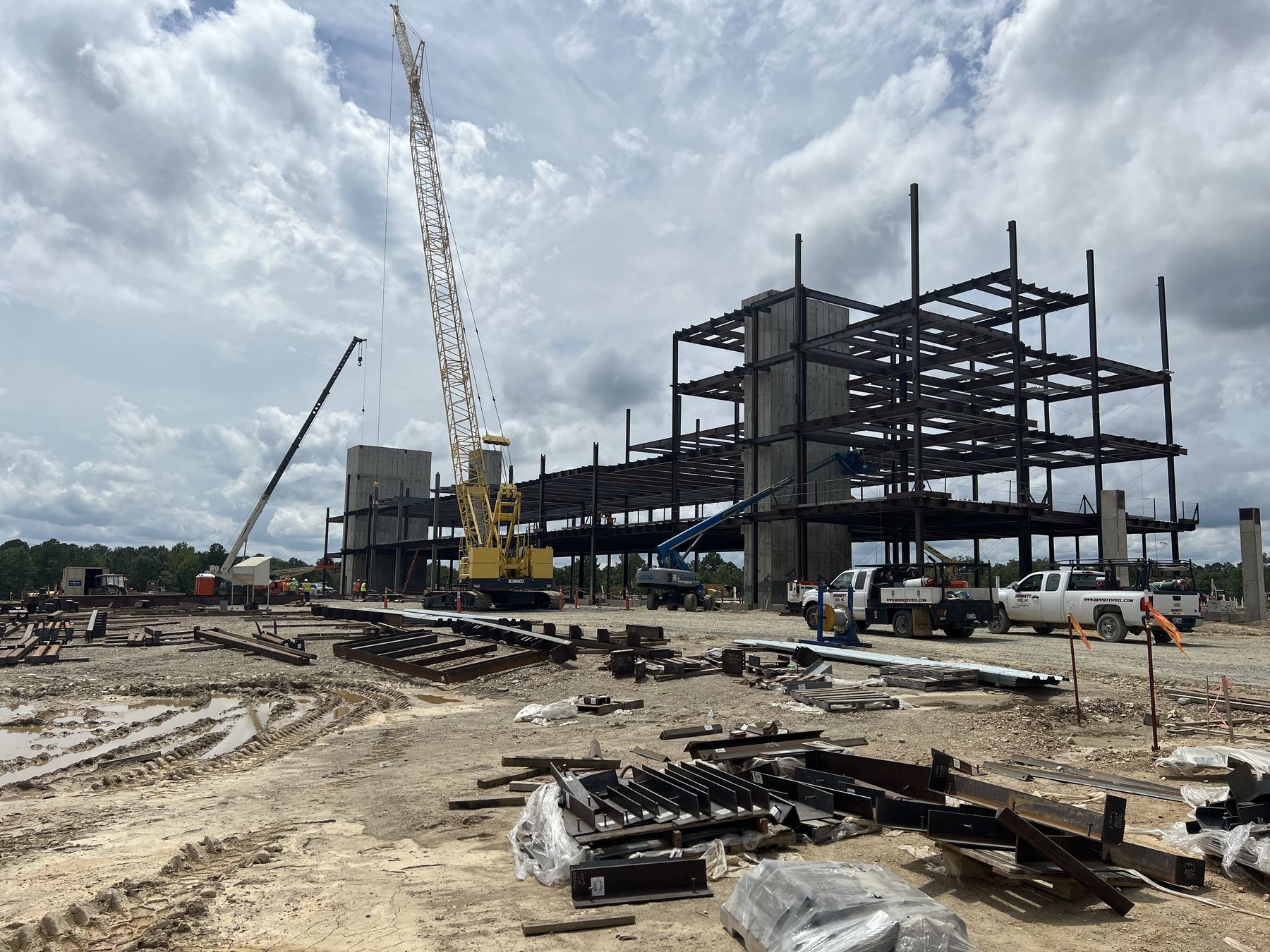 Steel frame and cranes at Choctaw Landing